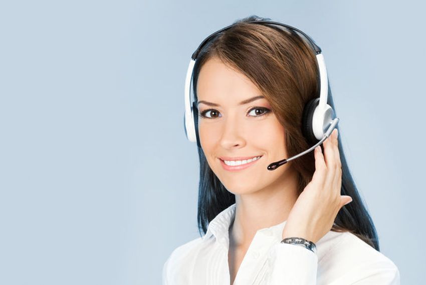 Teleoperadora con pinganillo